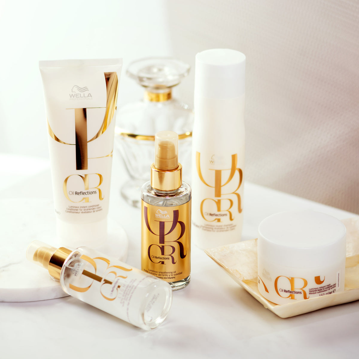 Wella Professionals Oil Reflections Luminous Reveal Shampoo (250ml)